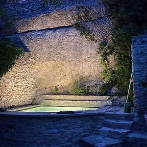 https://la-bonbonniere-townhouse-saint-saturnin-les-apt.fr-provencehotel.com